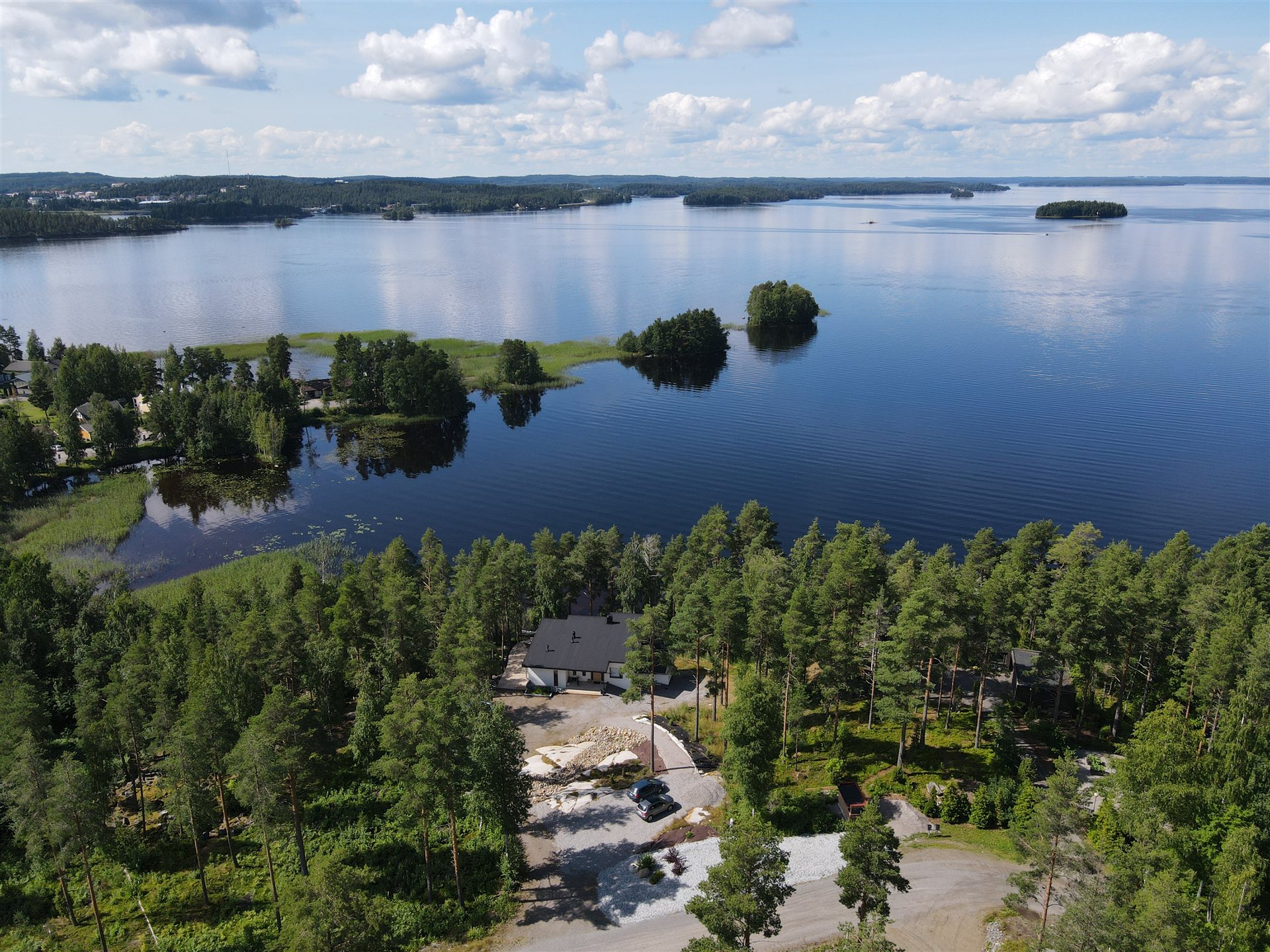 Saimaa ja alue kesällä ilmasta